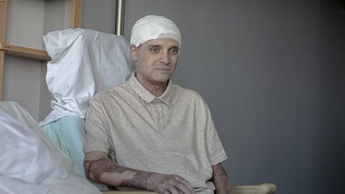 VIDEO Medicul Cătălin Denciu, care a suferit arsuri grave încercând să-şi salveze pacienţii în timpul incendiului de la Spitalul din Piatra Neamţ, premiat de OMS / Mesajul medicului