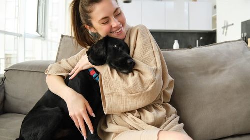Metoda oamenilor de știință pentru un somn bun implică animalele de companie. De ce câinele tău e cel mai bun medicament împotriva insomniei / Studiile au ajuns la aceeași concluzie