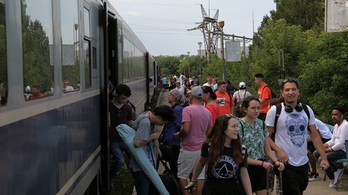 Nu mai sunt bilete de tren spre litoral și Valea Prahovei-Brașov / CFR: ”Trenurile sunt suplimentate la capacitatea maxim tehnic disponibilă”