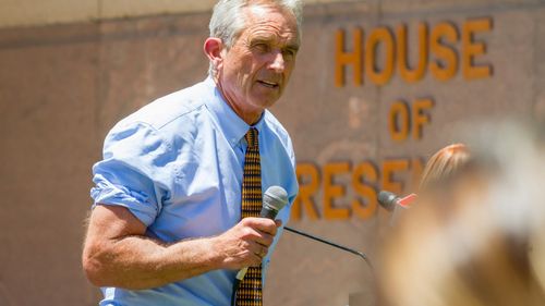 RFK Jr. i-a demis pe toţi membrii comitetului consultativ pentru vaccinuri al Centrului pentru Controlul Bolilor (CDC) /  Susține că  specialiștii nu au fost transparenți în recomandările lor privind vaccinurile