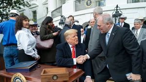 Trump, prima reacție după ce a scăpat de procesul de destituire: Familia mea, marea noastră ţară şi preşedintele vostru au fost puşi să treacă printr-un teribil supliciu de unii oameni foarte necinstiţi şi corupţi