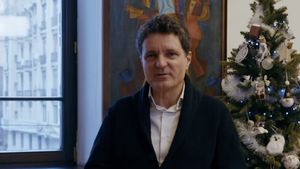 Nicuşor Dan, mesaj de Crăciun: Suntem prea mulţi oameni buni în România ca să nu reuşim / Trebuie să definim un plan pentru noi ca ţară - VIDEO