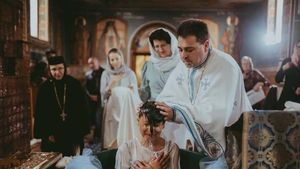 O ucraineancă atee refugiată a fost botezată la Mănăstirea Văratec/ ”A pornit izgonită, ca și ceilalți compatrioți ai ei, din țara natală, în România, pentru un loc ferit de bombe, coșmaruri și moarte”