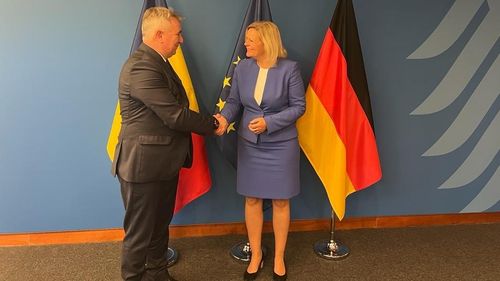 Bode, întâlnire cu ministrul federal de interne al Germaniei:  Discuţiile noastre au vizat aderarea României la spaţiul Schengen, precum şi intensificarea acţiunilor comune la nivel european de prevenire şi combatere a migraţiei ilegale pe Ruta Balcanică