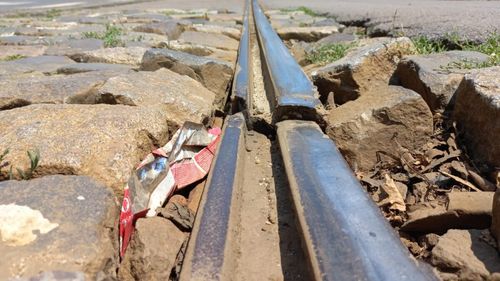 Șinele de tramvai degradate, capcanele mortale din traficul bucureștean