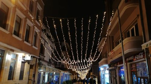 Primăria Constanța a lansat o licitație de 900.000 de euro pentru beculețele de Crăciun/ În 2022, Constanța a cheltuit cei mai mulți bani pe iluminatul festiv