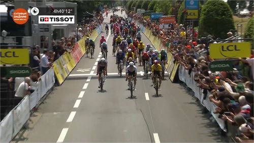 VIDEO Tadej Pogačar câștigă la sprint prima etapă din Critérium du Dauphiné, în fața lui Vingegaard