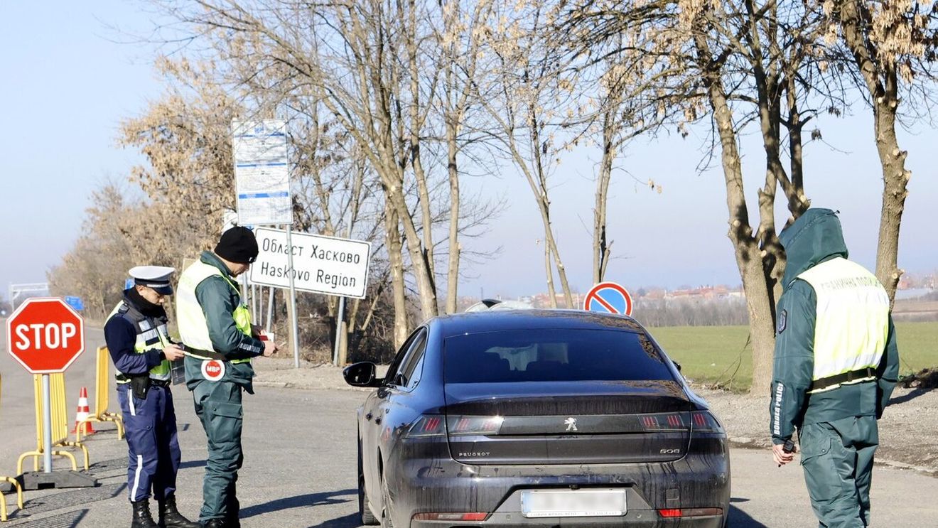Şase migranţi au murit într-un accident rutier în Bulgaria după o urmărire cu poliţia / Șoferul român a fost reţinut