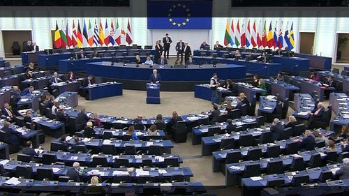 Schimb de replici între liderii principalelor grupuri politice din Parlamentul European pe tema situaţiei politice din România