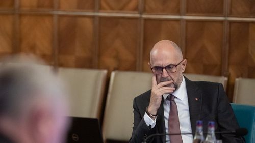 Liderul UDMR, Kelemen Hunor, despre pensiile speciale: ”Nu ai voie să dai această pensie înainte de vârsta de pensionare. Ok, vrei să ieși la pensie la 50 de ani, după 25 de ani, du-te, dar pensia de serviciu primești la 65 de ani”
