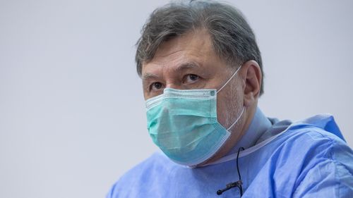 Alexandru Rafila: Masca este mai eficientă, poate, în acest moment chiar decât vaccinarea/ Eu atunci când sunt la risc să mă îmbolnăvesc, o să port mască, acolo unde e aglomeraţie în spaţiu deschis