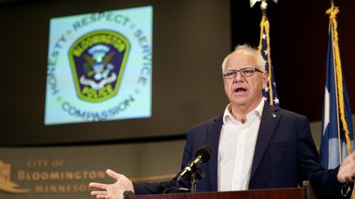 Tim Walz ar putea convinge Midwest-ul american, împărțit între democrați și republicani (presa americană)