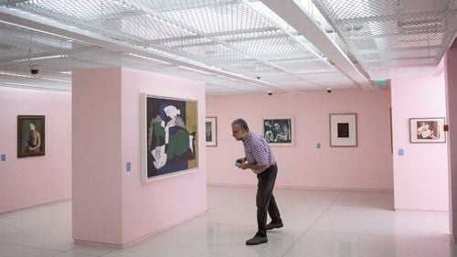 GALERIE FOTO S-a deschis expoziția „Efectul Picasso”, care marchează 50 de ani de la moartea acestuia / 46 de lucrări ale artistului spaniol și 50 de lucrări ale artiștilor români care au fost inspirați de acesta