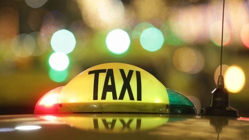 33 din 51 de taximetrişti verificați de polițiști în București, amendați / 4 autorizaţii au fost reţinute