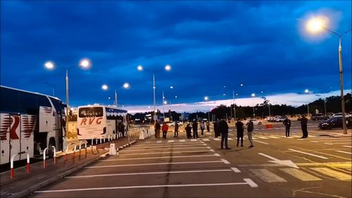 Zeci de muncitori din Sri Lanka au fost aduși de la Botoșani la Otopeni pentru a fi repatriați, dar aici au aflat că nu există nicio cursă către țara lor/ Ministrul Muncii: “Vor fi cazați aici, în București, până avem toate informațiile"