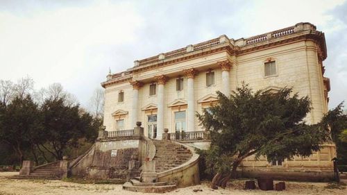 Castelul Mocioni -Teleki de la Căpâlnaș are cumpărător. Costă 800.000 de euro. Consiliul Județean Arad poate exercita sau renunța la dreptul de preemțiune