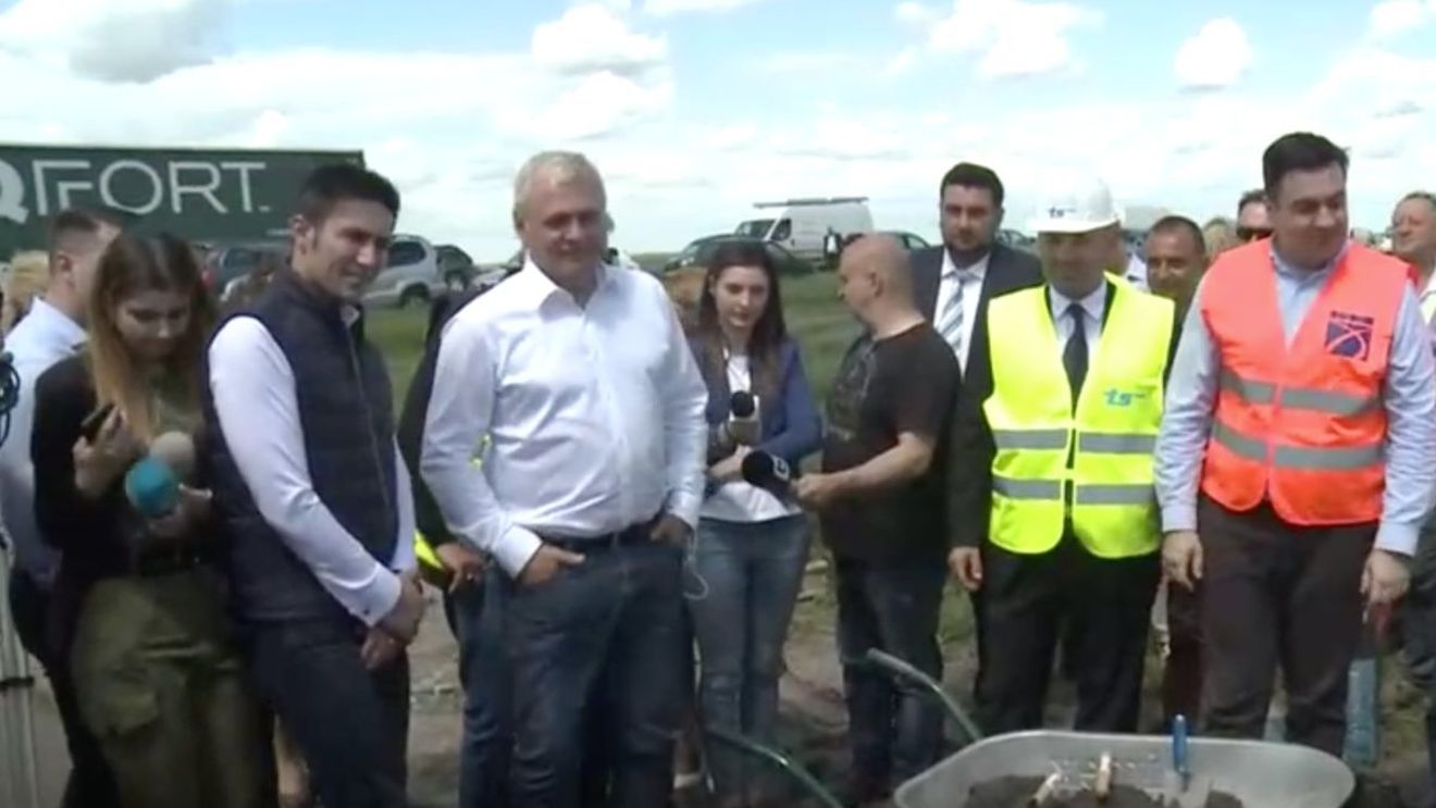VIDEO Dragnea, huiduit la inaugurarea lucrărilor la drumul expres Pitești - Craiova: ”Hoțule!”, ”Infractorule!”, ”Mai ai șapte zile!”