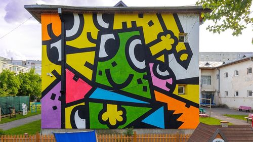 Artă stradală la Galaţi / „Htag Festival 3 - The Legacy” - de la live graffiti pe vehicule, până la picturi murale pe şcoli