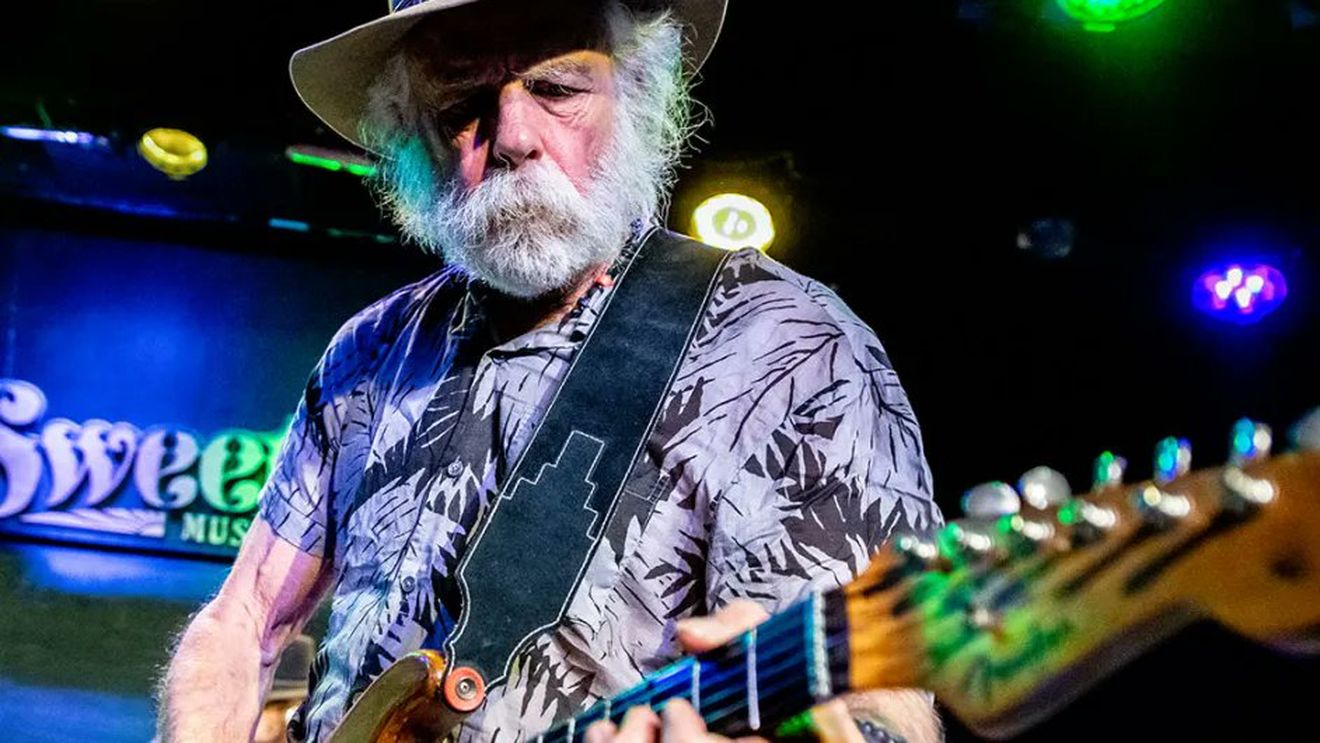 A fost ”cel mai mare, chiar dacă cel mai excentric, chitarist ritmic al rockului” / Bob Weir, cofondatorul trupei rock Grateful Dead, a murit la vârsta de 78 de ani