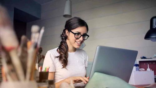 ANALIZĂ Cât de educaţi sunt fondatorii de firme noi: din 10 patroni, 6 au liceu sau facultate, 3 gimnaziu şi 1 studii vocaţionale