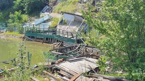 Încep lucrările de reabilitare a băilor de la Telega (Prahova), cunoscute pentru cea mai mare salinitate din România / Investiție de 3 milioane de lei / ”La anul, pe vremea aceasta, băile minerale vor fi funcționale”