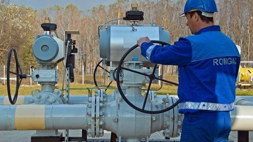 Racordările la curent și gaze, blocate după ce statul le-a făcut gratuite. Ministrul Energiei: „Cererile au explodat”