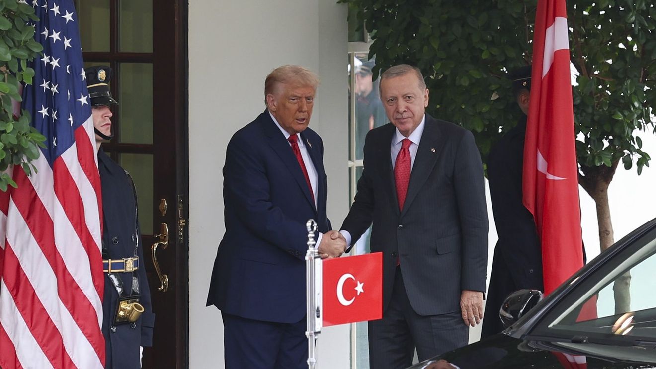 Președintele Erdogan a discutat telefonic cu Donald Trump despre Siria şi Fâşia Gaza / Turcia, invitată în Consiliul pentru Pace inițiat de SUA
