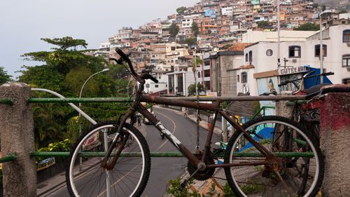 De la „no-go zone” la atracție globală: Cum au transformat rețelele sociale și turismul de experiență favelele din Rio de Janeiro în destinații magnet pentru străini