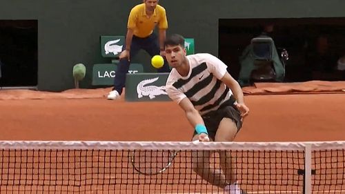 VIDEO Scenă rară în tenis: Alcaraz îi oferă punctul adversarului, deși arbitrul dictase contrariul - Regulamentul, de partea spaniolului