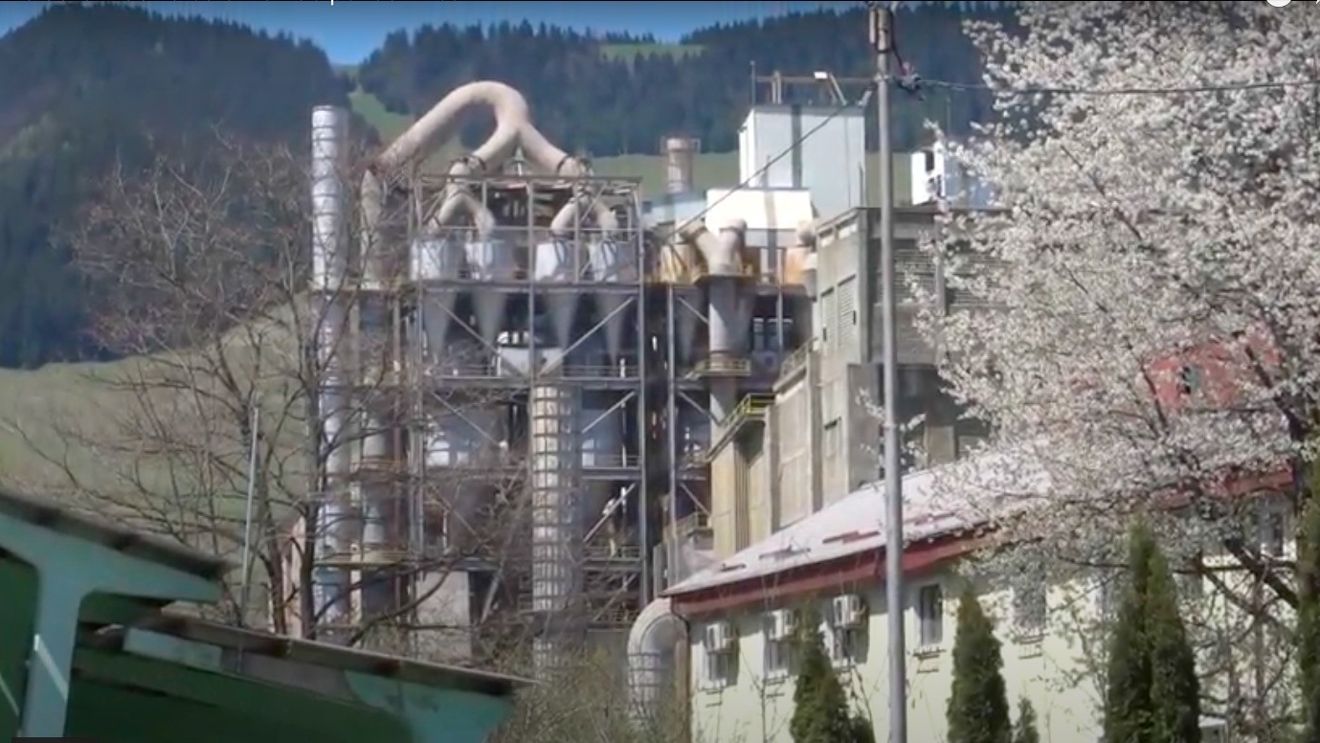 VIDEO Peștii din cinci păstrăvării din Piatra Neamț au murit după ce pârâul Bicaz a fost poluat cu amoniac
