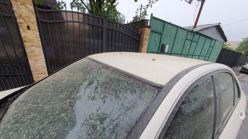 Particule de praf saharian vor traversa România, în perioada 27 - 29 martie, anunță Administraţia Naţională de Meteorologie / Depunerile de praf vor putea fi observate în intervalele în care va ploua