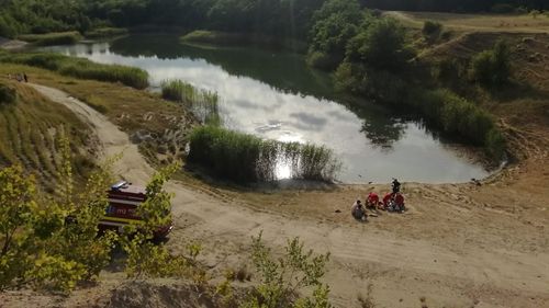 UPDATE Cluj: Adolescent de 15 ani, înecat în lacul „Laguna Albastră” din localitatea Aghireșu