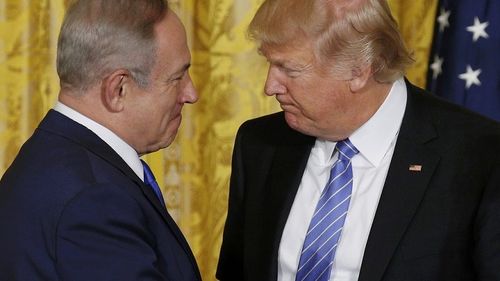 „Ești complet nebun. Ai fi la închisoare dacă nu eram eu. Îți salvez pielea. Toată lumea te urăște acum. Toată lumea urăște Israelul din cauza asta” / Trump se înfurie pe Netanyahu într-o convorbire despre Liban (Axios)