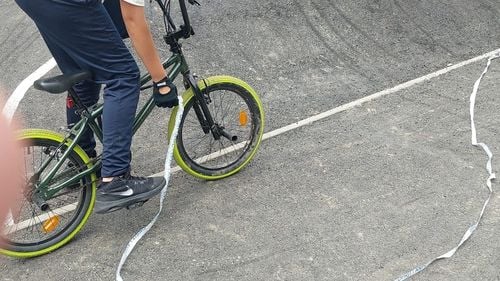 Primăria Sectorului 1 denunță un ”sabotaj” al Protecției Consumatorilor pentru că ar fi închis ”nejustificat” o pistă de ciclism special ”pumptrack” și anunță că localnicii s-au revoltat și au rupt banda de interzicere a accesului