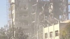 BREAKING VIDEO Israelul a distrus clădirea unde se adunaseră înalți clerici iranieni pentru alegerea noului lider suprem. Nu e clar dacă toți cei 88 de membri erau în clădire
