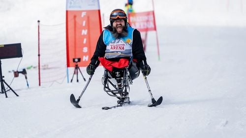 Prima competiție românească de schi adaptat persoanelor cu dizabilități locomotorii a avut loc la Arena Păltiniș