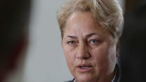 DNA intră din nou în corupția din magistratură. Cine e judecătoarea pentru care se cere arestarea: Elena Burlan, soția impresarului Marcel Pușcaș, cea care l-a achitat pe medicul Brădișteanu