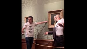 VIDEO Nouă acțiune de atac asupra operelor de artă: Activiștii de mediu au împroșcat cu o substanță roșie tabloul  „Fata cu cercel de perlă” a lui Vermeer, în muzeul Mauritshuis din Haga