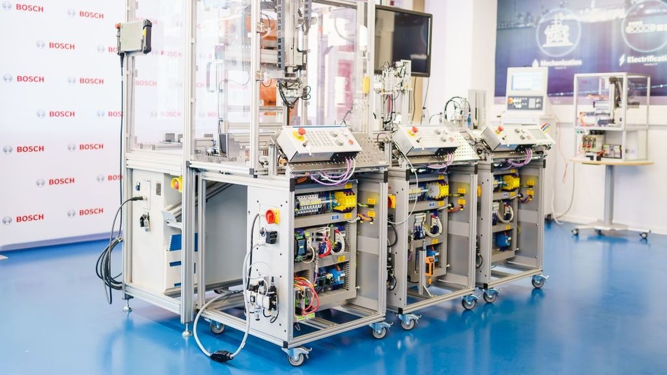 Cluj Napoca: Laborator dedicat Industriei 4.0 în cadrul Universității Tehnice