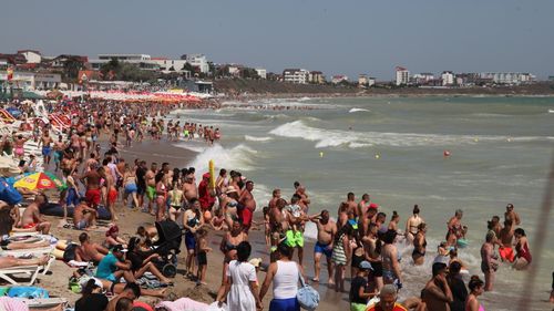 Stațiunea Costinești va avea în plus 16 hectare de plajă / Costurile estimate la aproape 400 de milioane de lei / ”Era necesar, s-a construit mult, mulți turiști...”