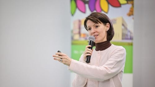 Cercetătoarea Thea Ionescu: S-au scos tezele, din păcate. Dacă eu nu mai fac niciodată până la examen ceea ce am făcut în modulul 1, de unde să mai știe copilul?