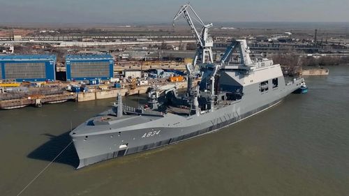 Marina olandeză a primit oficial nava de sprijin de luptă construită la Galați / ”E o navă la 165 de metri lungime, cu 840 de kilometri de cablu derulaţi - de la noi, de la Galaţi, până dincolo de Oradea, dacă e să măsurăm în linie dreaptă”