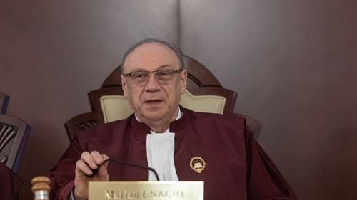 Preşedintele CCR: ”Suntem martorii unor forţe care ameninţă valorile fundamentale ale democraţiei, trebuie să fim uniţi şi hotărâţi pentru a le contracara şi a le proteja„