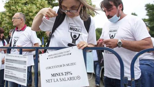 Noaptea Muzeelor, umbrită de protestul angajaților care reclamă subfinanțarea domeniului și proasta salarizare / Protestatarii au pichetat și Ministerul Culturii