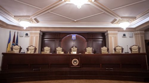 Drulă, după ce CCR a decis că parlamentarii cu un mandat complet vor primi în continuare pensii speciale: Sinistră decizie. Instituții care ar trebui să asigure protecția drepturilor constituționale și baza republicii noastre sunt cele care instituie nedreptatea