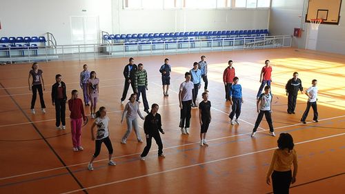 Salariile din cluburile sportive private vor putea fi finanţate de autorităţile locale - proiect de lege