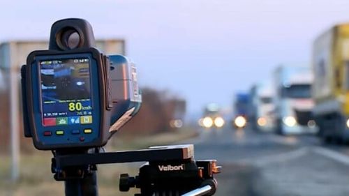 Cum funcționează noile radare inteligente și ce trebuie să știe șoferii. Poliția pregătește 700 de dispozitive mobile