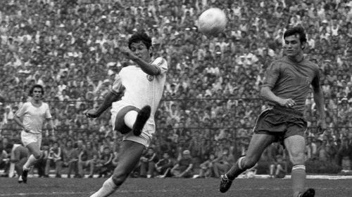 Mircea Lucescu și pasiunea pentru Brazilia: Toți voiau să schimbe tricoul cu Pelé. Am fost mai rapid și am reuşit / Acum 50 de ani, pe 10 iunie 1970, el purta tricoul cu numărul 11 pe căldura de la Guadalajara