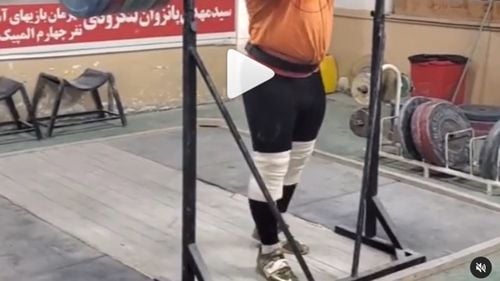 Halterofil iranian, interdicție pe viață de participare la competiții pentru că a strâns mâna unui atlet israelian