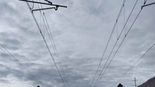 Compania spaniolă FCC și italienii de la Astaldi au câștigat licitațiile uriașe pentru modernizarea căii ferate pe magistrala Cluj Napoca-Oradea. Cele două contracte au o valoare de 4,5 miliarde lei, finanțare prin PNRR